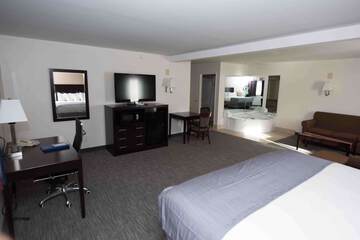 Room 11 of 32
