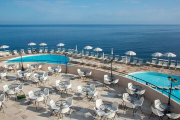 Rooftop pool