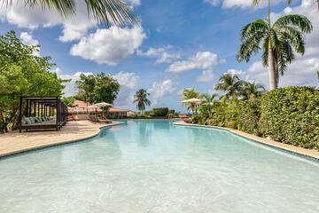 Infinity pool