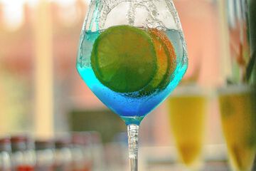 Poolside bar