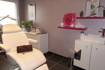 Nail salon