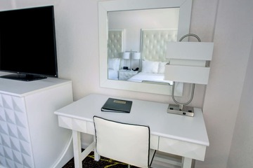 Room 25 of 53