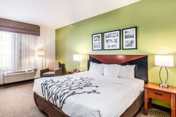 Guest room with one bed