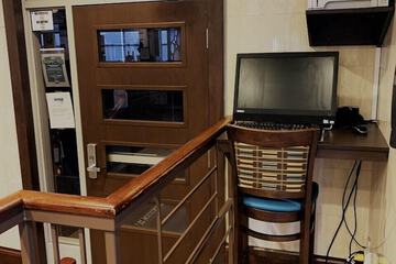 Business Center 21 of 21