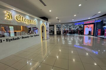 Shopping mall
