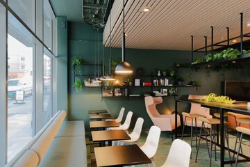 Lobby lounge