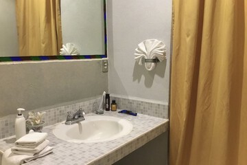 Bathroom sink
