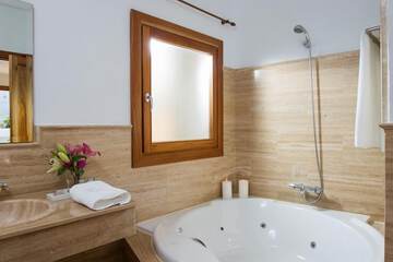 Jetted tub