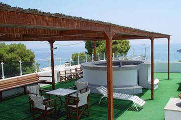 Poolside bar