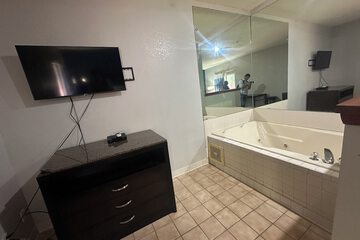 Jetted tub