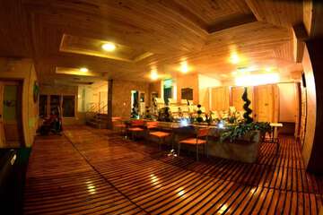 Lobby lounge