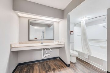 Room 19 of 37