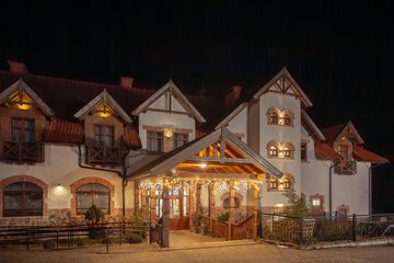 Front of property - evening/night