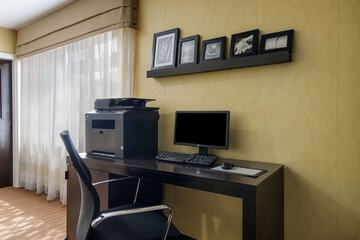 Business Center 32 of 32