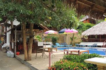 Poolside Bar