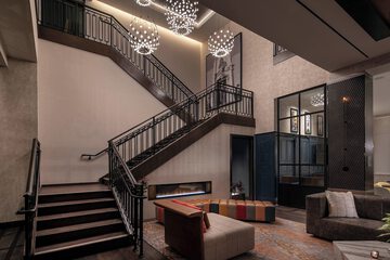 Lobby lounge