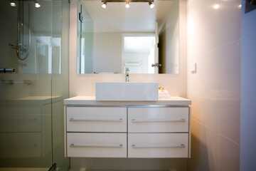 Bathroom sink