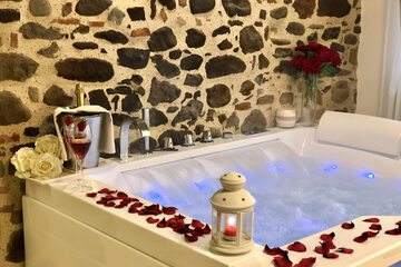 Private spa tub