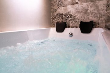Private spa tub