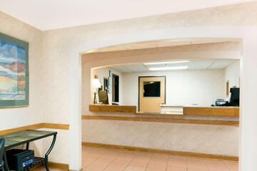 Super 8 by Wyndham Verona / Madison