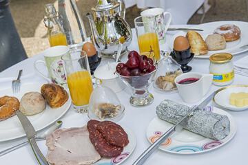 Breakfast meal