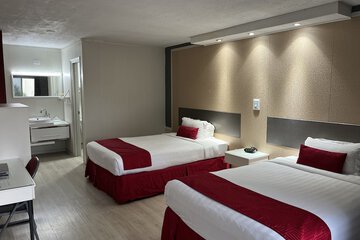 Travelodge by Wyndham Orlando / Heart of International Drive