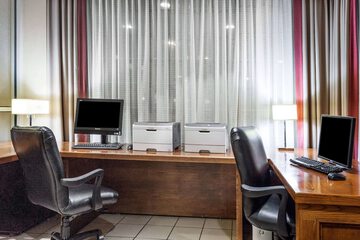 Business Center 26 of 26