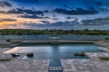 Infinity pool
