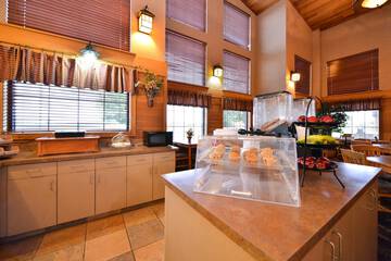 Breakfast/Coffee Service 27 of 32