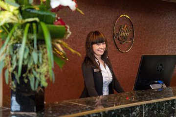 Check-in/check-out kiosk