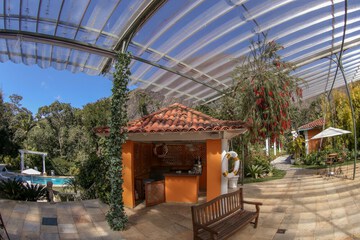 Poolside bar