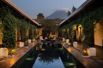 Pool waterfall