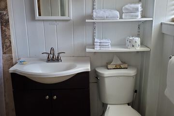 Bathroom sink
