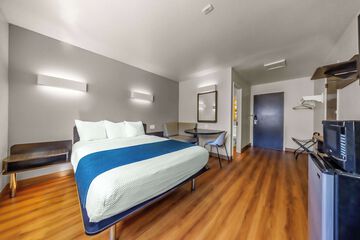 Room 16 of 25