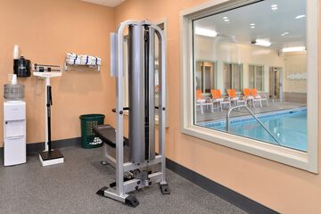 Holiday Inn Express Hotel & Suites Cincinnati-Blue Ash by IHG