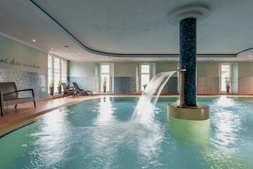 Exercise/lap pool