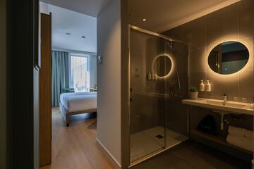 Bathroom shower