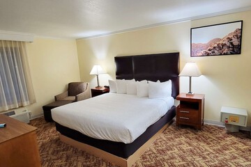 Room 16 of 38