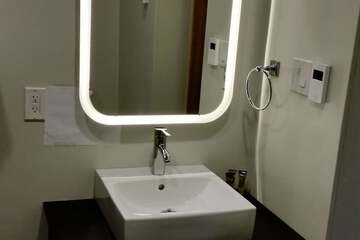 Bathroom sink