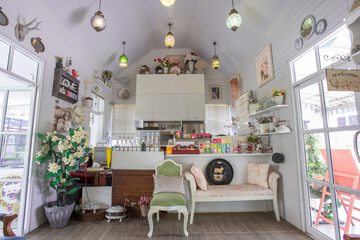 Coffee shop
