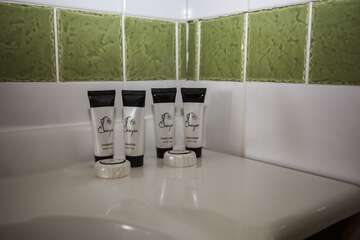 Bathroom amenities