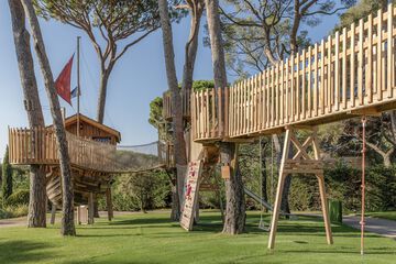Children's play area - outdoor