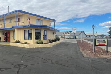Motel Oasis