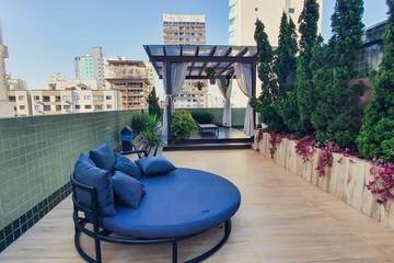 Rooftop pool