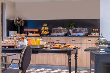 Breakfast buffet