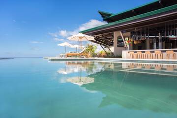 Infinity pool