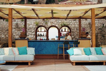 Beach bar