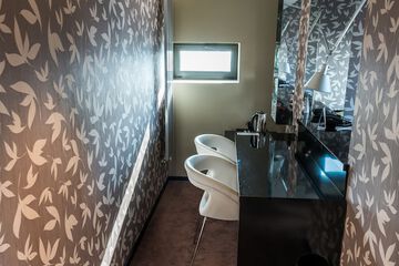 In-room business center