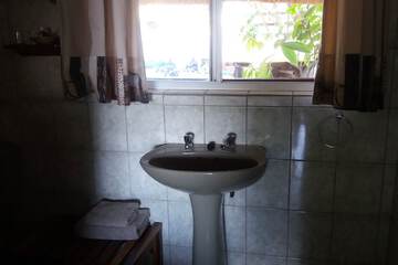 Bathroom sink