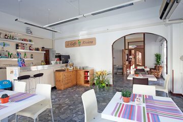 Cafe